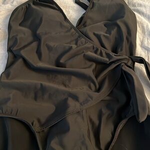 Shape FX Swim by Newport News black size 14 one piece faux wrap tummy control